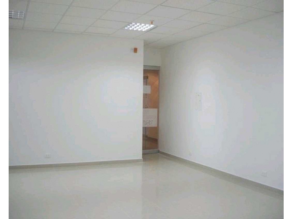 OFICINA EN VENTA EN EL SECTOR DE CHICO — foto 2