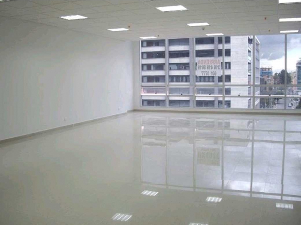 OFICINA EN VENTA EN EL SECTOR DE CHICO — foto 3