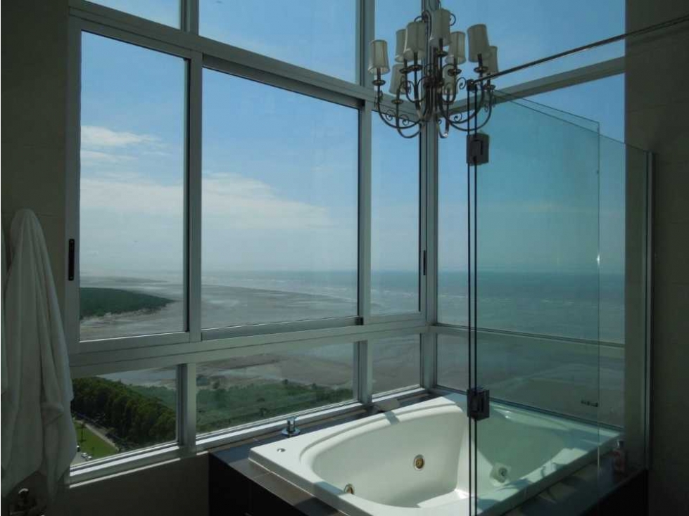 Se vende o se alquila apartamento en Costa del Este