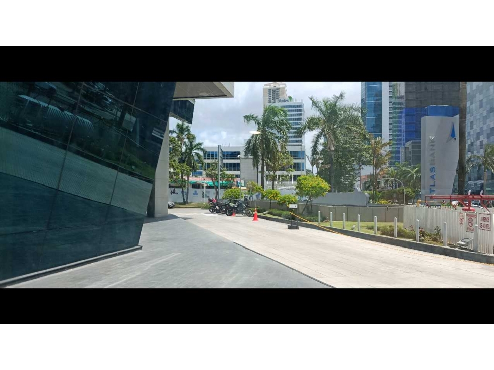 Costa del Este -Local Planta Baja 128m2 y terraza 30m2 en alquiler PT — foto 6