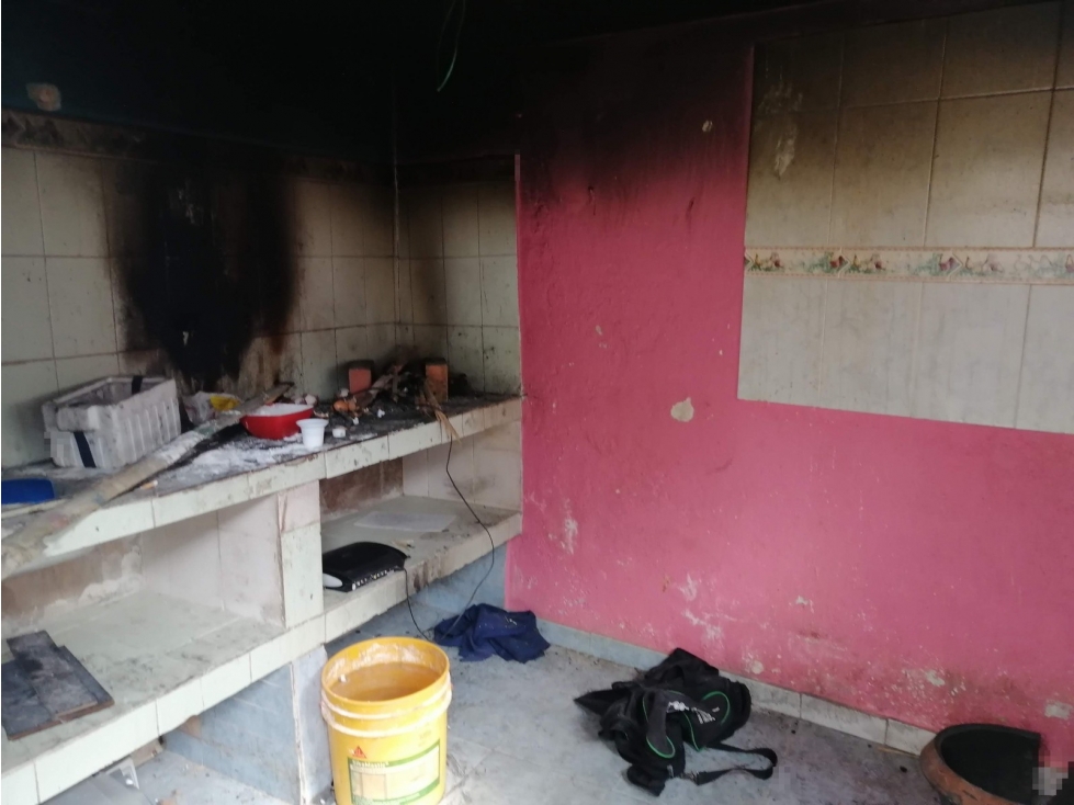 CR 16 A 27 89 — foto 2