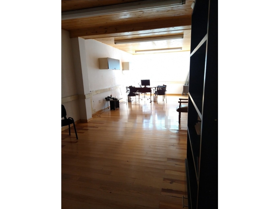CR 17A 37 53 — foto 3