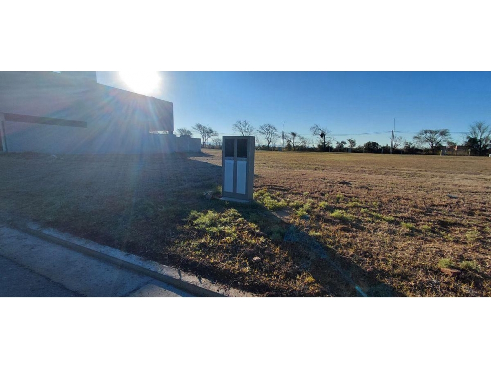 VENTA LOTE 250m² APTO CASA EN CUESTAS DE MANANTIALES II CORDOBA - 4