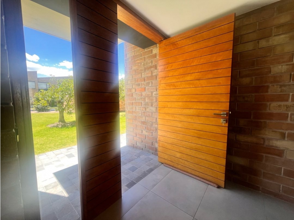 Cumbayá, Casa en Renta, 130m2, 3 dormitorios.