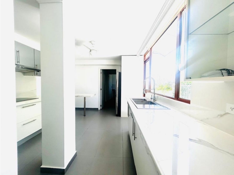 Cumbayá, Departamento de Venta, 2 dormitorios. — foto 3