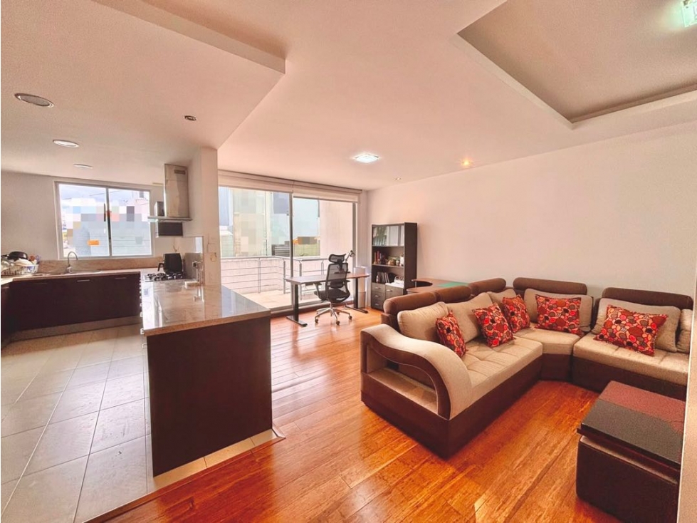 Cumbaya Departamento 95m2, 2 dormitorios, Balcón