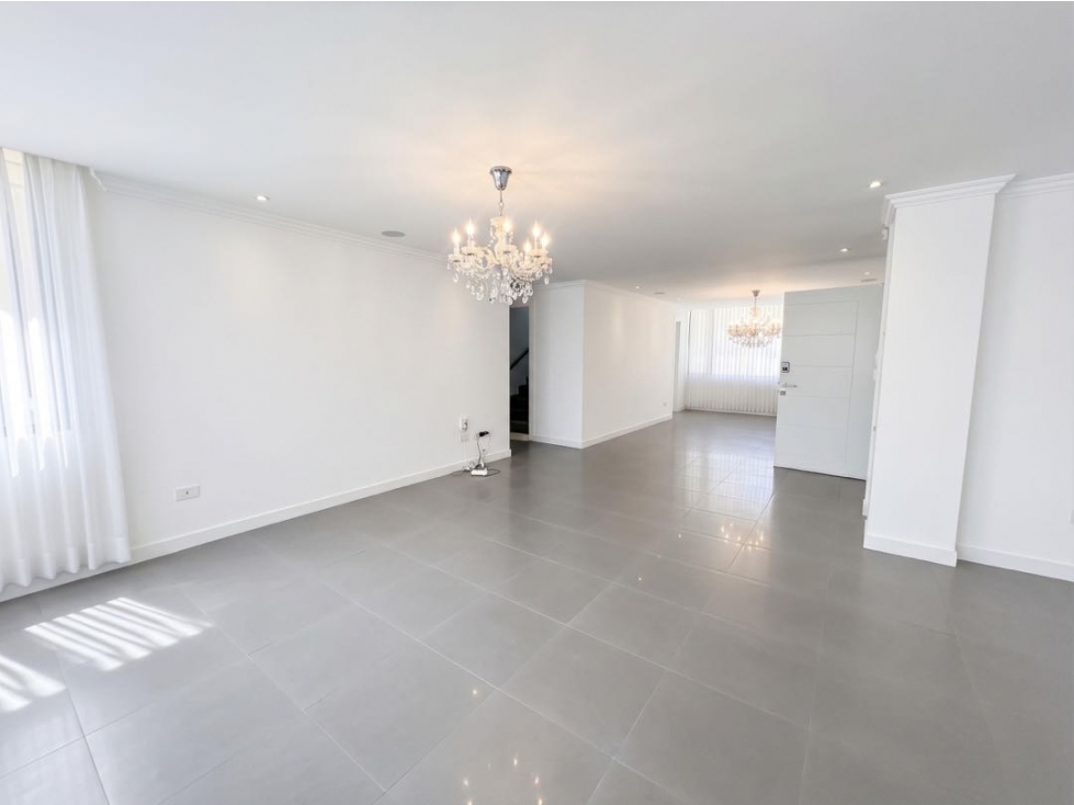 Cumbaya, Departamento en Venta, 141m2, 3 Habitaciones