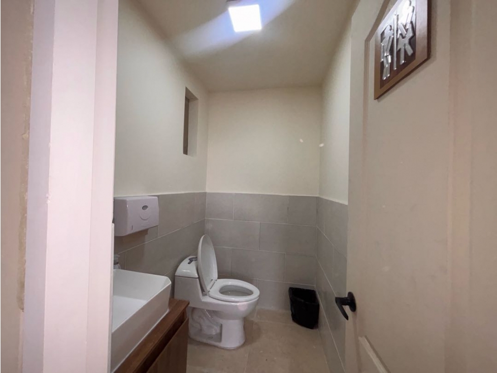 Cumbaya, local comercial, Sector la Primavera 55m2 - 3