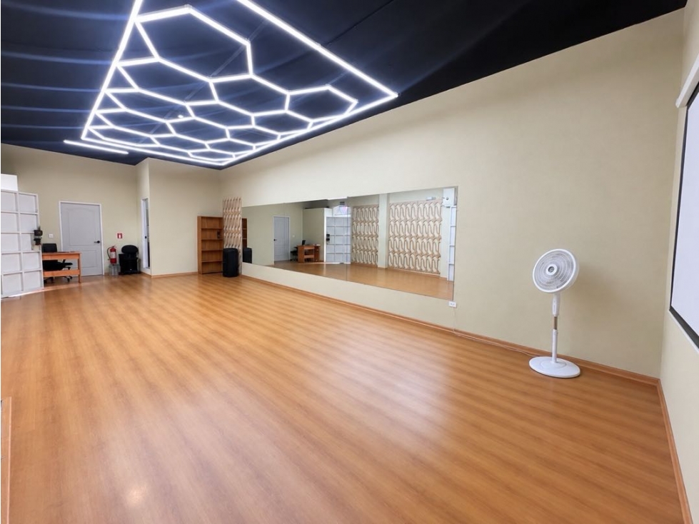 Cumbaya, local comercial, Sector la Primavera 55m2 - 1
