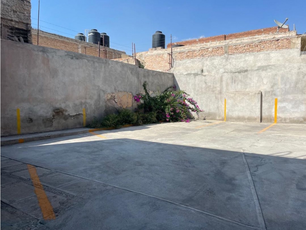 Edificio Departamentos y Consultorios en Venta, Saltillo Centro - 6