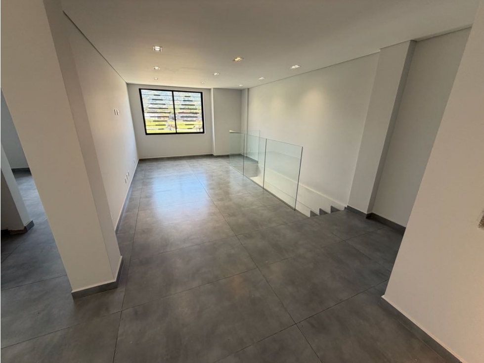 DE VENDE APARTAMENTO EN EL CARMEN DE VIBORAL 2y3 PISO PARA ESTRENAR — foto 2