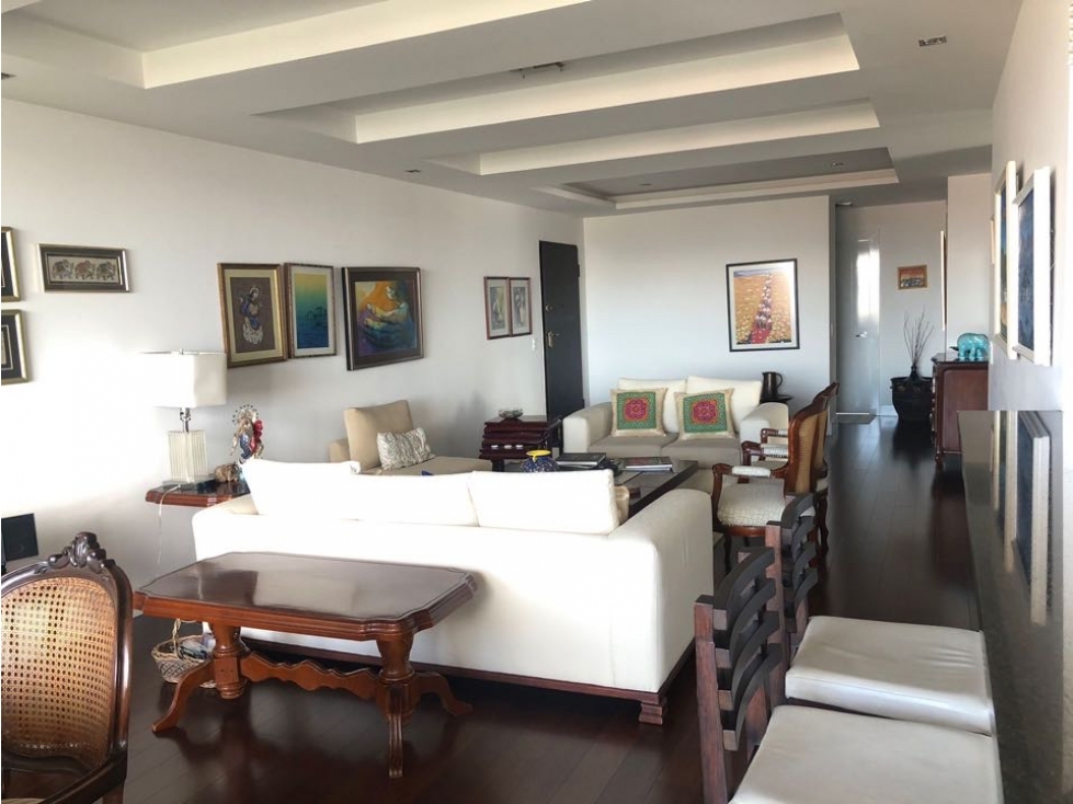 DE VENTA MODERNO Y AMPLIO DEPARTAMENTO EN EL QUITO TENIS