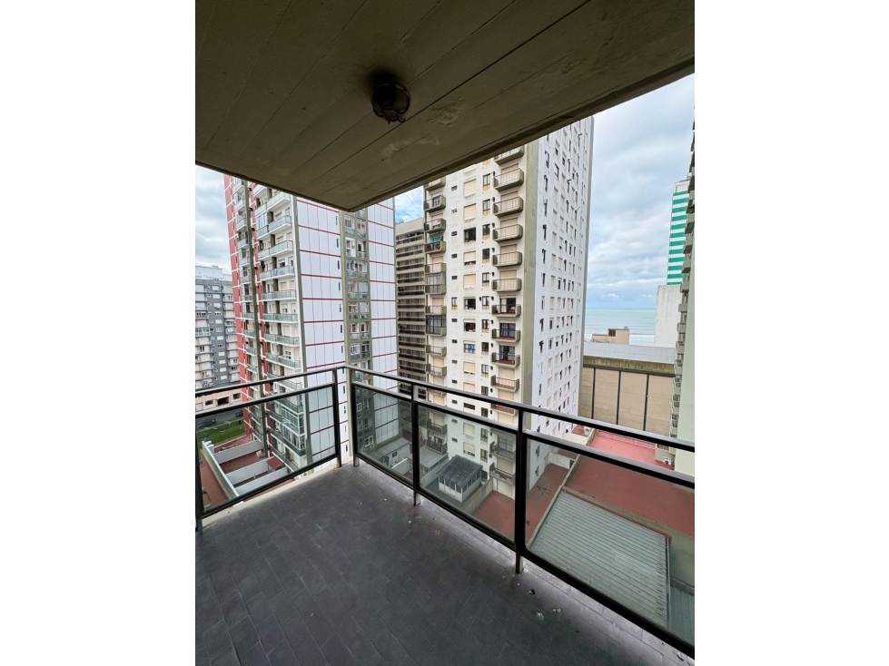 DEPARTAMENTO 2 AMBIENTES CON BALCON Y VISTA PARCIAL AL MAR - 1