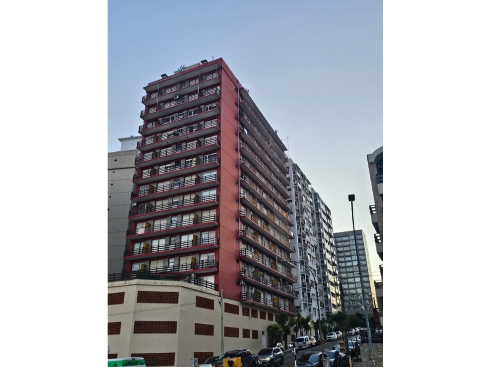 Departamento 2 Ambientes con Doble Balcón y Vista al Mar - 2