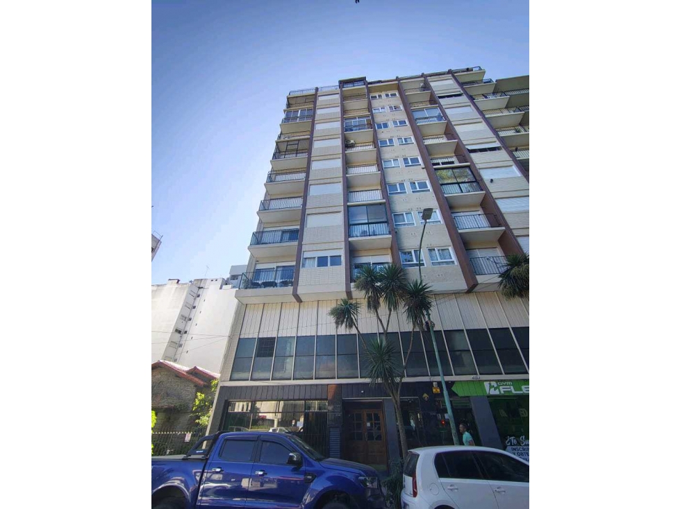 VENTA ZONA GUEMES 2 AMB CON PATIO OLAVARRIA 2300 APTO CREDITO