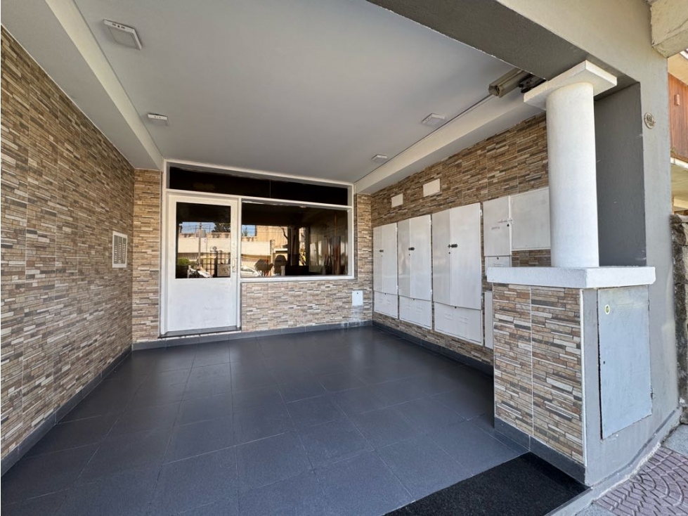 Departamento a metros de Av. Varela en venta - 2