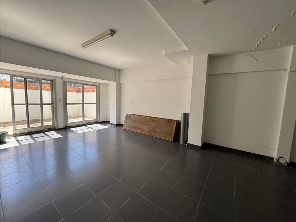 Departamento a metros de Av. Varela en venta - 3