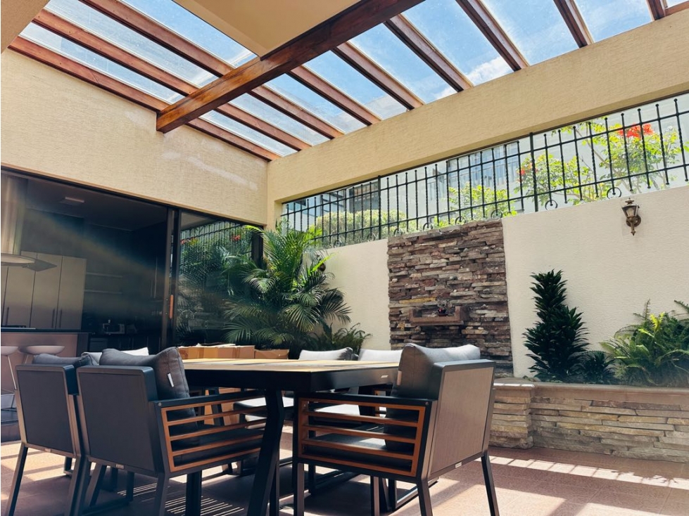 Departamento VENTA 3 dormitorios +pérgola Cumbayá 1cuadra LaPampite