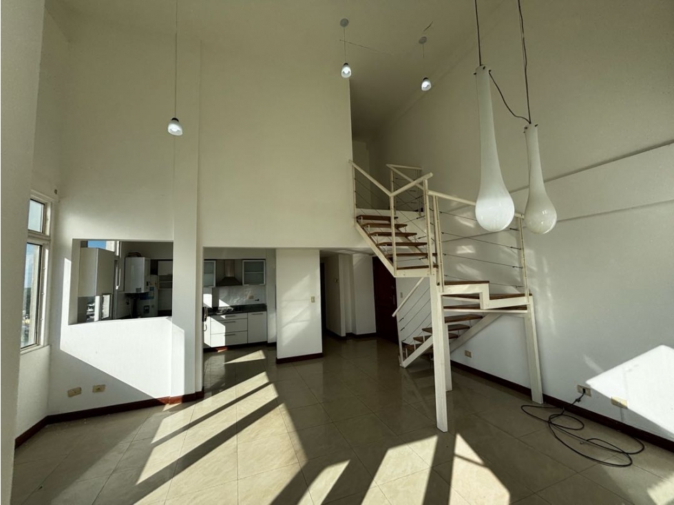 Departamento con 3 dormitorios, 3 baños y terraza privada en venta — foto 2