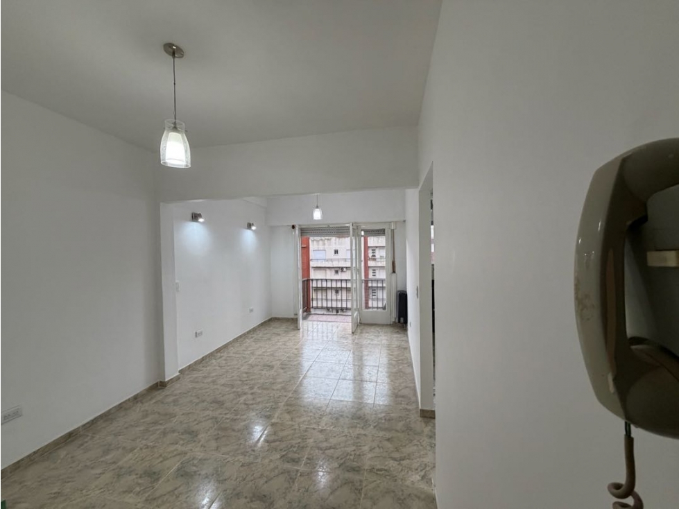 Departamento con Balcón a la calle en Colón 1500 — foto 2