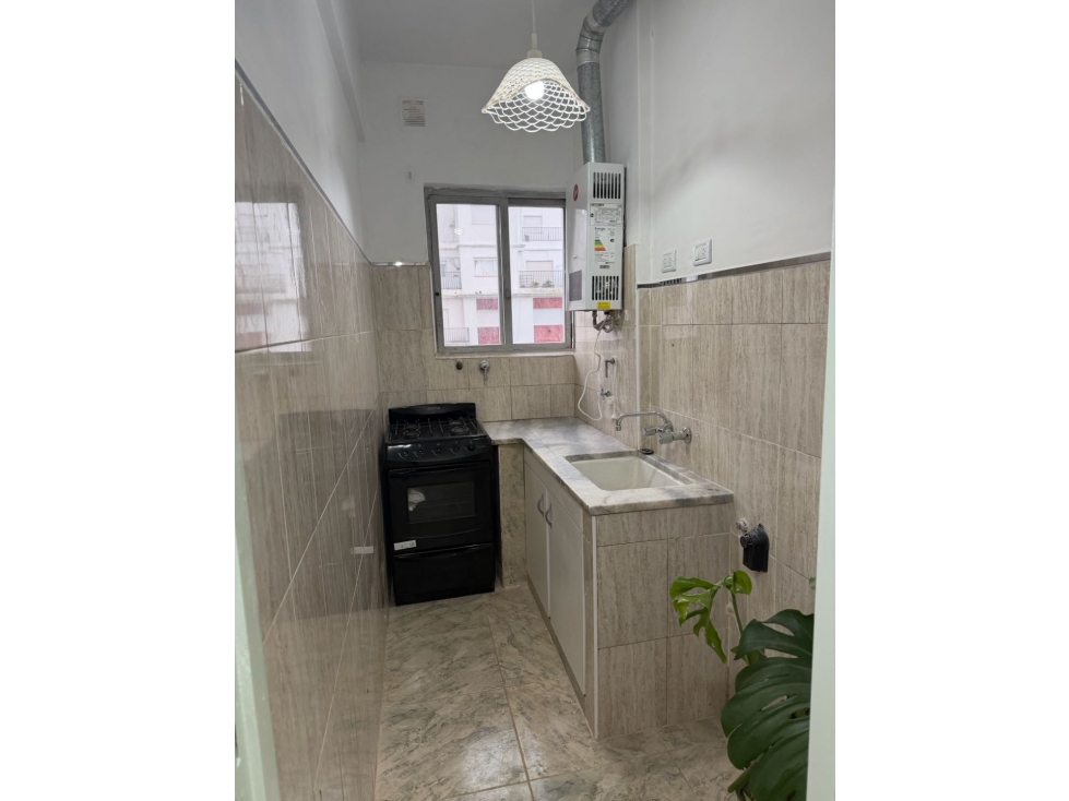 Departamento con Balcón a la calle en Colón 1500 — foto 3