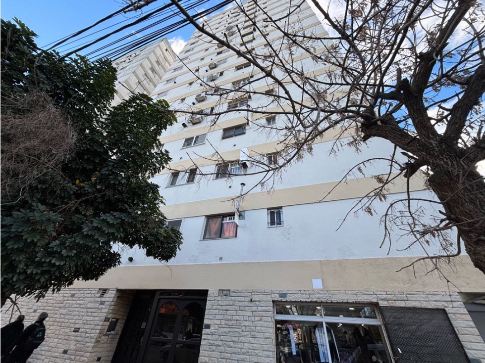 Departamento con dos dormitorios sobre Av. Mitre en venta - 2