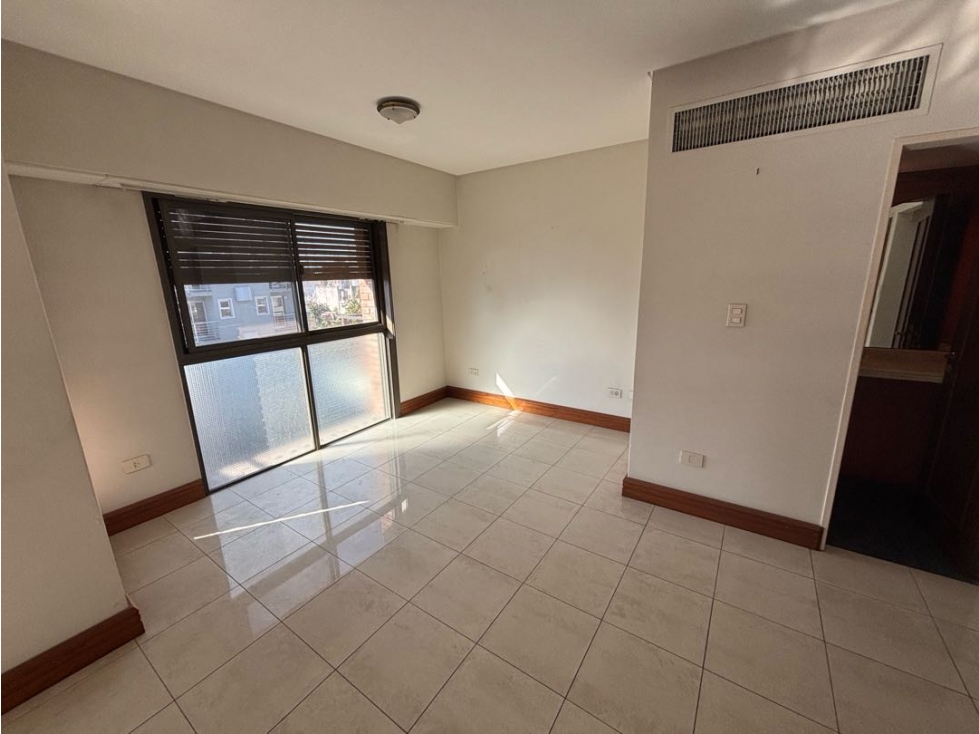 Departamento con tres dormitorios, en zona centrica en alquiler — foto 4