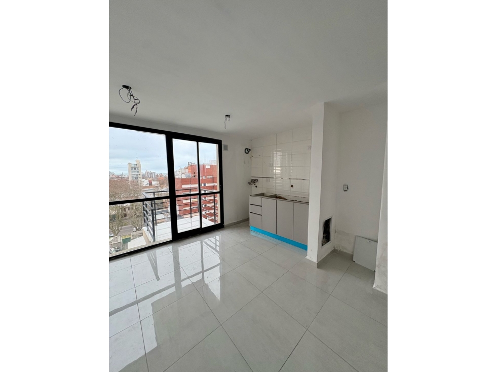 Departamento de 2 ambientes a estrenar con balcón y cochera | La Perla - 4