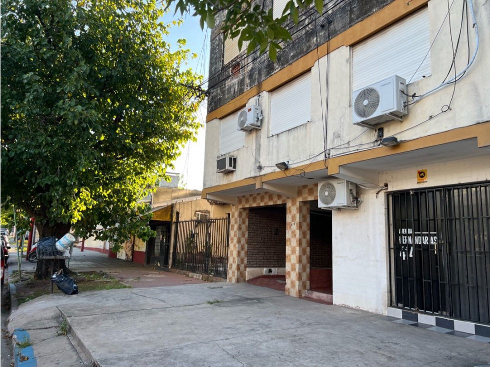 Amplio dpto de 2 dormitorios sobre Av a remodelar! — foto 3