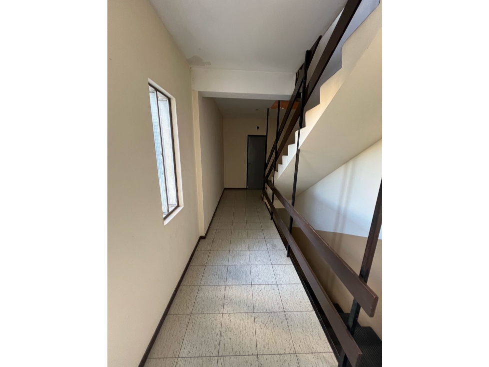 Amplio dpto de 2 dormitorios sobre Av a remodelar! — foto 5
