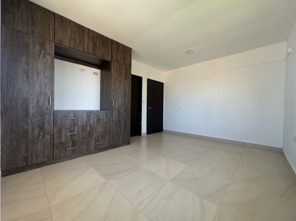 Departamento de 3 dormitorios en alquiler sin amoblar en Manta 2000 — foto 6