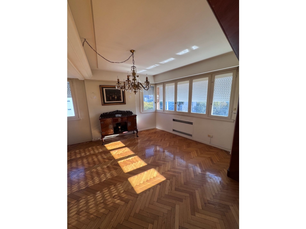 DEPARTAMENTO DE 5 AMBIENTES A LA CALLE - CORDOBA 1508 - 4