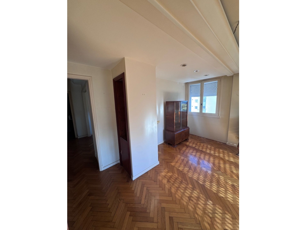 DEPARTAMENTO DE 5 AMBIENTES A LA CALLE - CORDOBA 1508 - 5