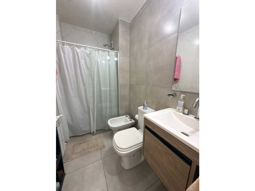 DEPARTAMENTO DE CATEGORÍA EN VENTA PLENO CENTRO DE VILLA CARLOS PA - 6