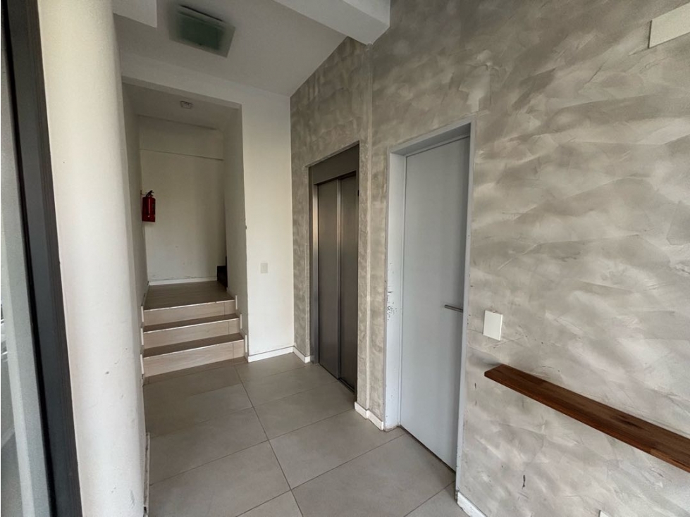 Departamento en venta con un dormitorio frente a Plaza Italia - 2
