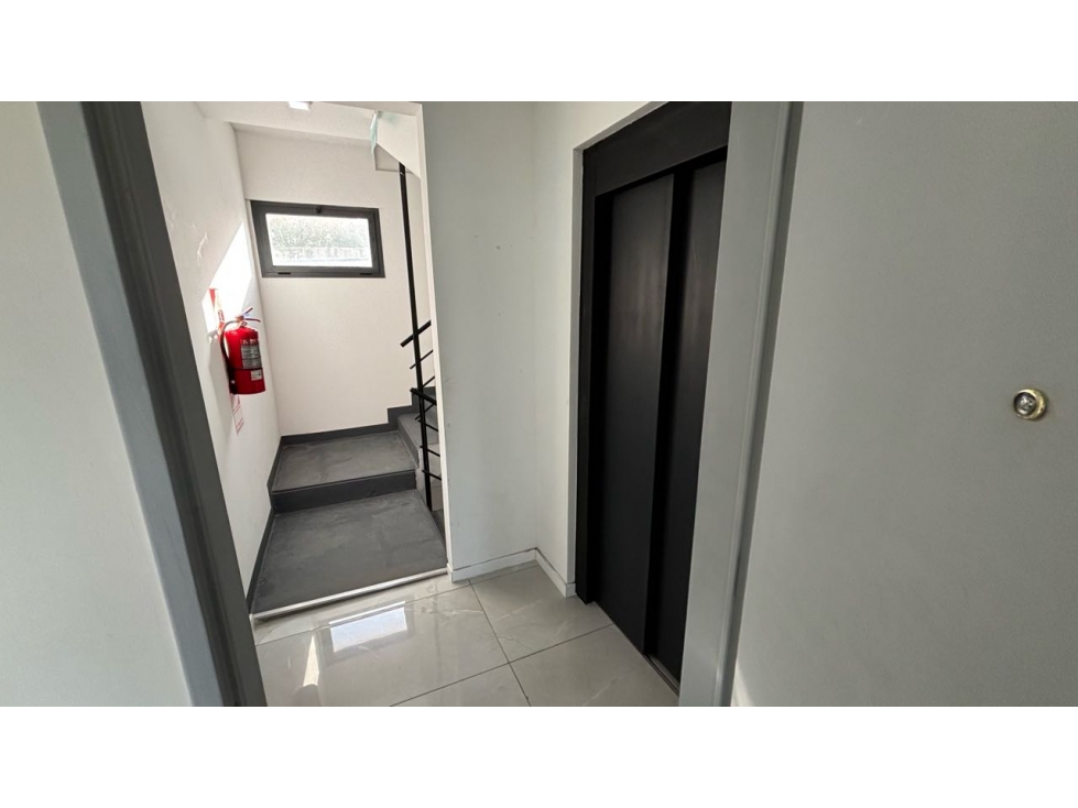 Departamento en venta con un dormitorio frente a Plaza Italia - 3