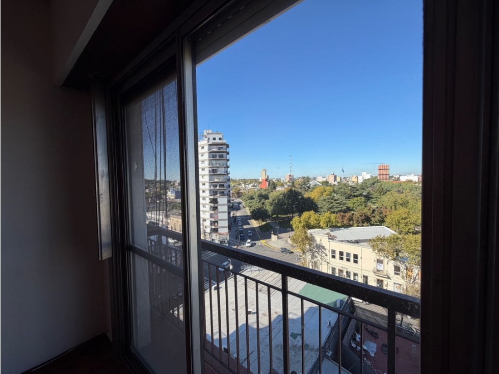 Departamento en venta sobre Av. Rocca - 4