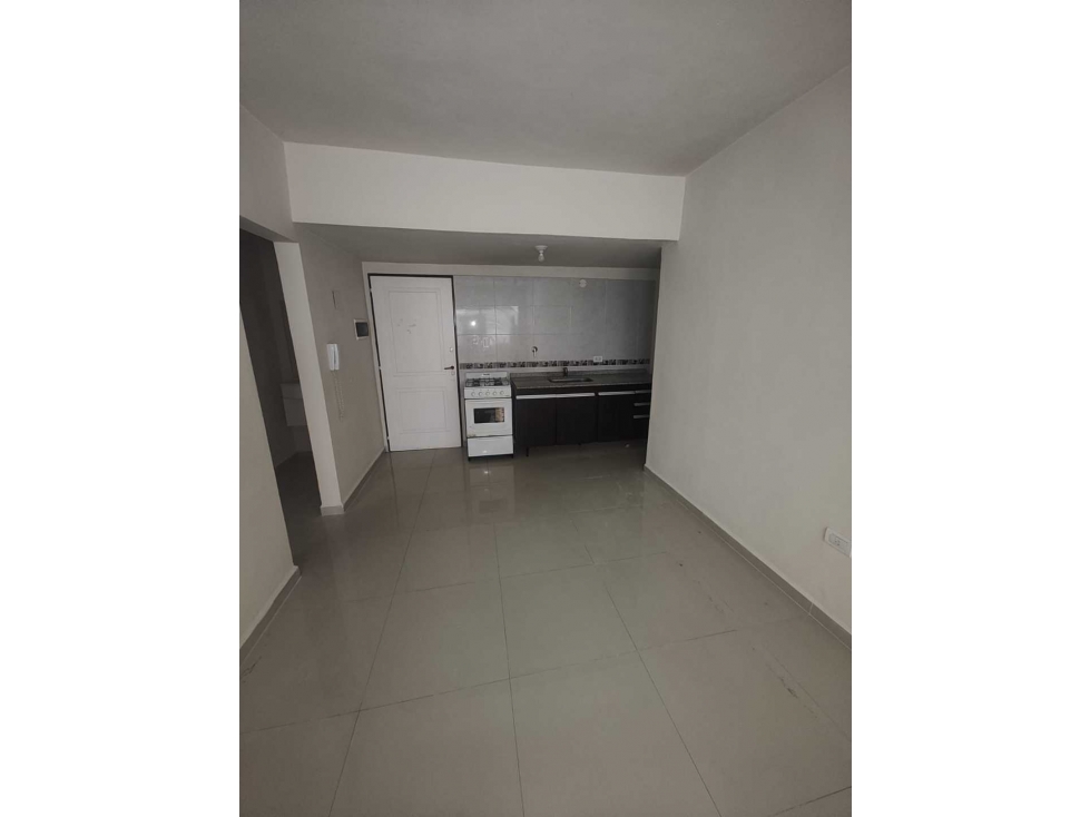 DEPARTAMENTO EN VENTA SOBRE AV. SAN MARTÍN CON COCHERA Y PILETAExce