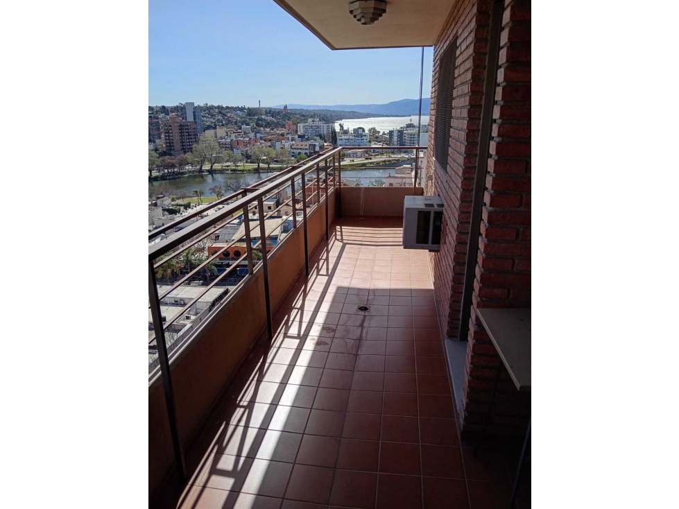 DEPARTAMENTO EN VENTA SOBRE PEATONAL VILLA CARLOS PAZ VISTA AL LAGO - 2