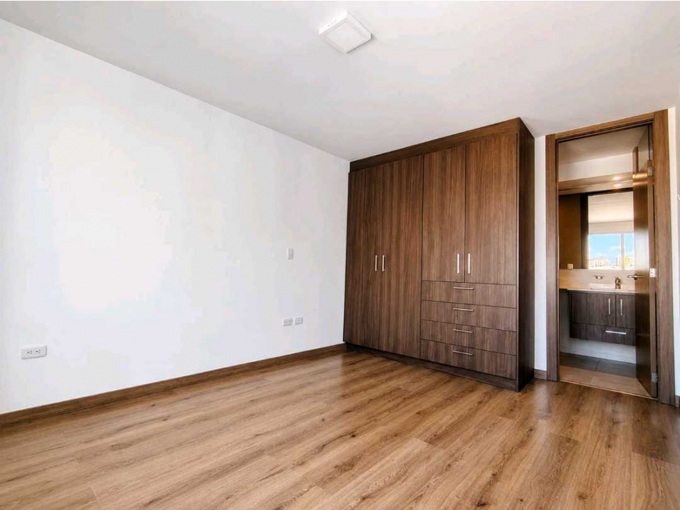 Moderna Suite en Venta Sector UDLA Granados — foto 5