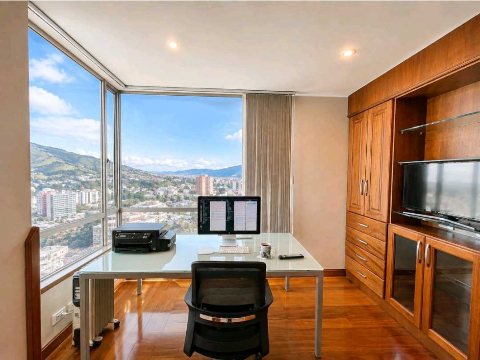 Rento Departamento amoblado con balcón en Quito González Suárez — foto 5