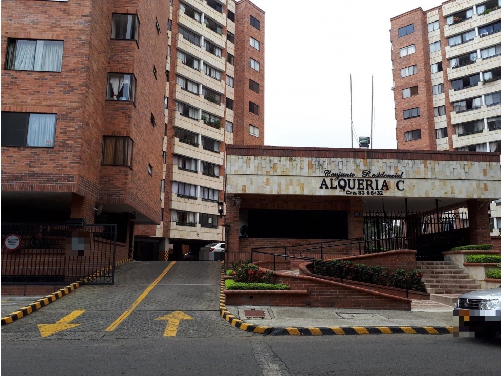 DEPOSITO B 9 CON ALQUERIA AG C CL 5 ENTRE CR 83 Y 84 6 A 32
