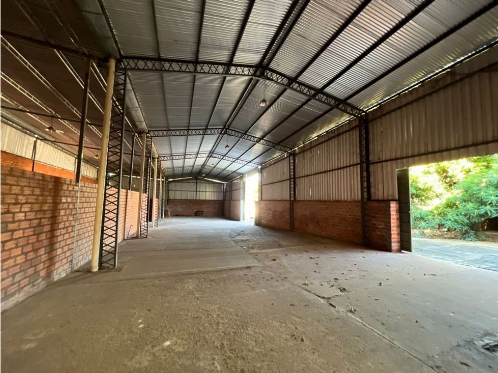Depósito de 2000m2 para todo tipo de negocio - zona Terminal - 2
