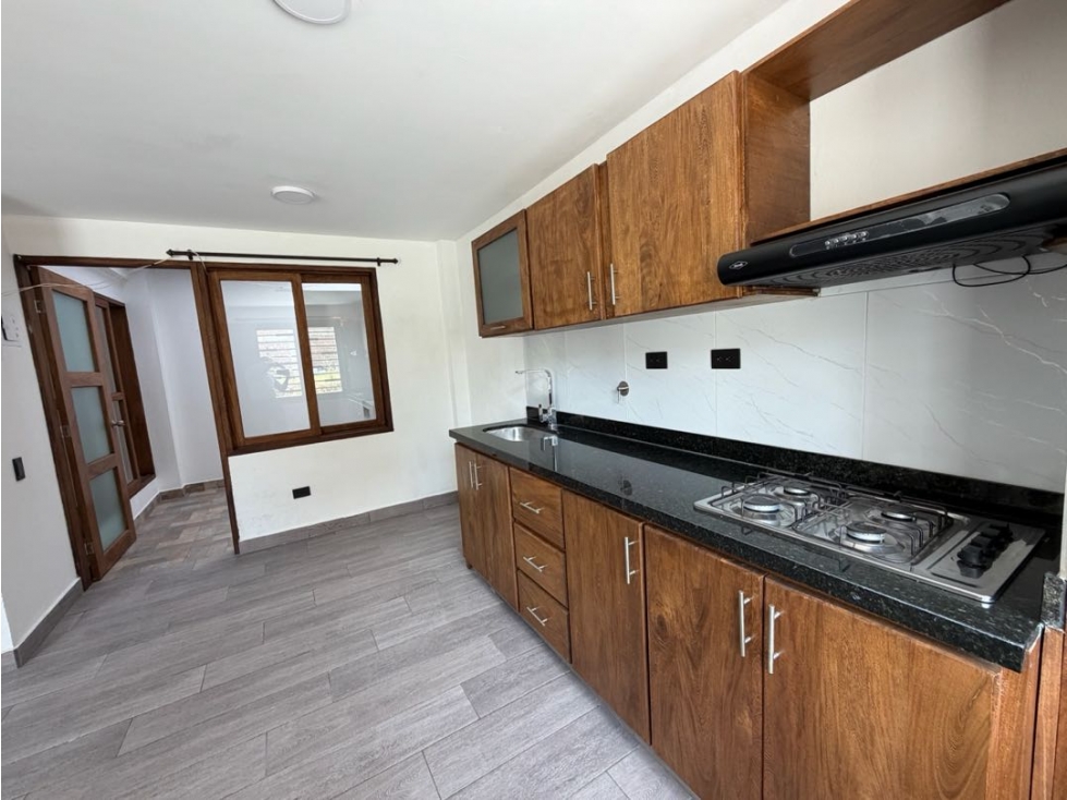 DESTACADO APARTAMENTO EN PRIMER PISO EN VENTA EN EL CARMEN DE VÍBORAL — foto 2