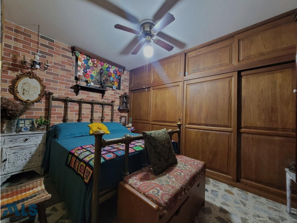 Disfruta de una amplia casa en el corazón de Gira...(MLS#254559) - 5