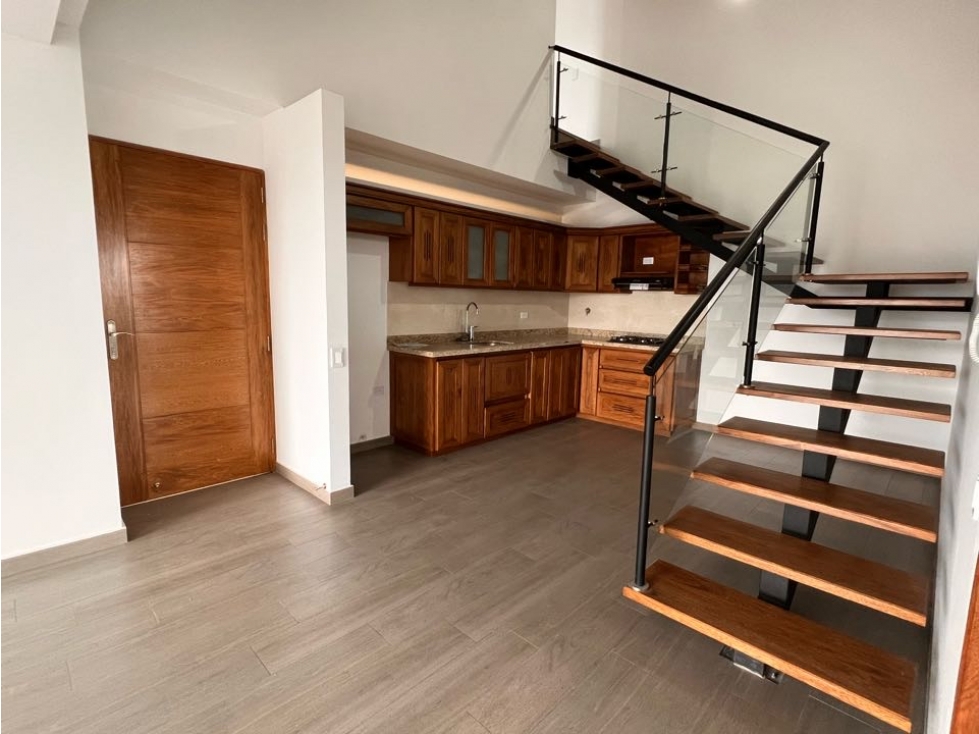 DIVINO APARTAMENTO ESQUINERO EN VENTA CON EXCELENTE UBICACIÓN Y VISTA.