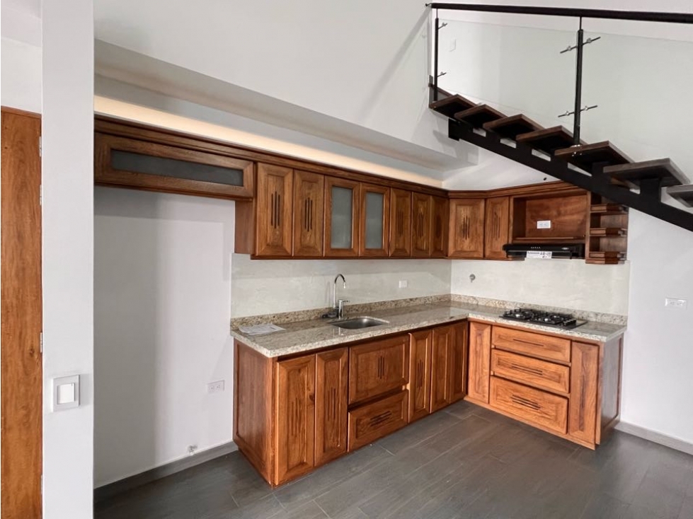 DIVINO APARTAMENTO ESQUINERO EN VENTA CON EXCELENTE UBICACIÓN Y VISTA. — foto 3