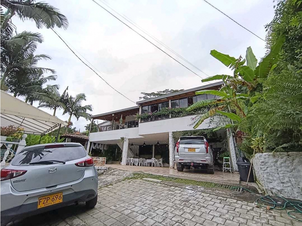 CASA CAMPRESTRE CON DOS CASAS y DOS APARTAMENTOS EN CONDOMINIO MACHAD