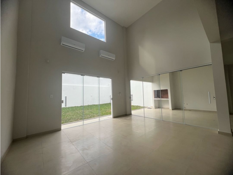 Dúplex a estrenar en barrio Herrera con buen patio y de facil acceso - 2