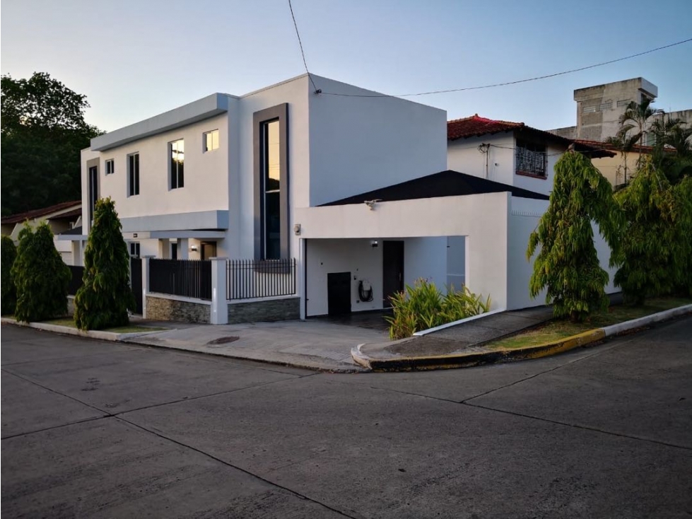 Dúplex en Alquiler en La Alameda | 3 Recámaras | $1,800